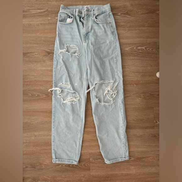 NEVER WORN - URBAN OUTFITTERS BAGGY JEANS SIZE 26 - Picture 1 of 6